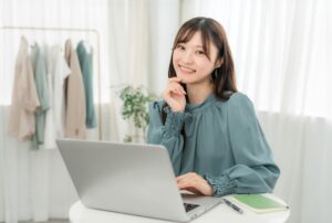 リモートワークで差がつく！集中力を高めるデスク環境の整え方